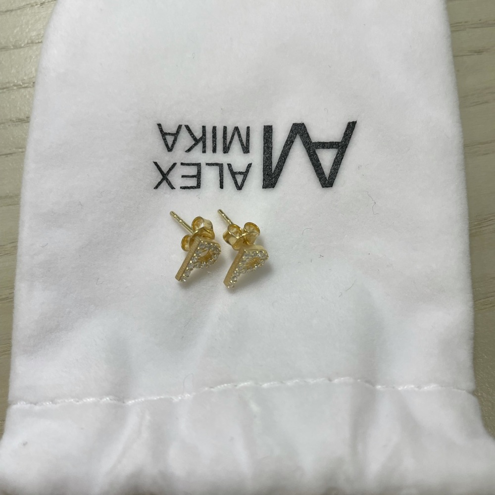 Alex Mika “P” Initial Pave Earring - Picture 2 of 3